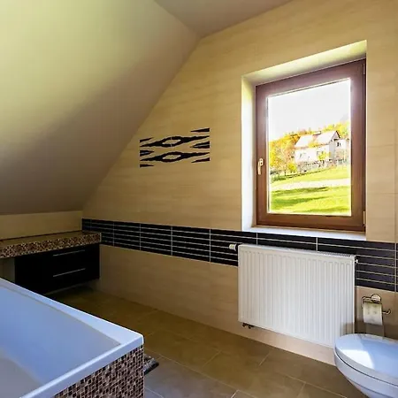 Dom Z Pieknym Widokiem Na Gory Mutne